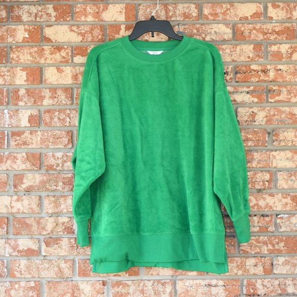 CROWN & Ivy Green Top - Picture 2 of 5